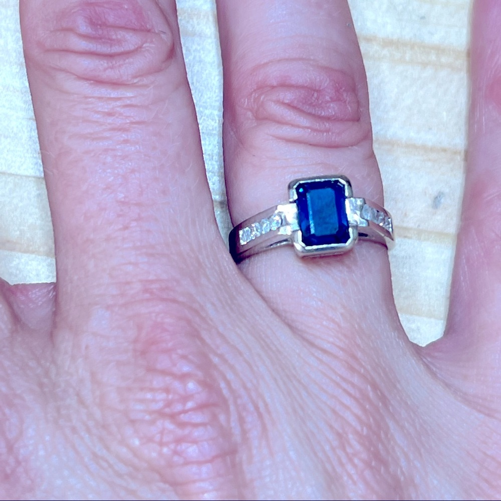14k white gold diamond and sapphire ring size 5